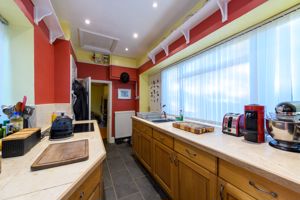 Kitchen- click for photo gallery